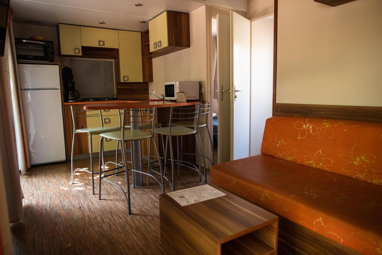 Camping Le Pre Morjal Ispagnac Экстерьер фото