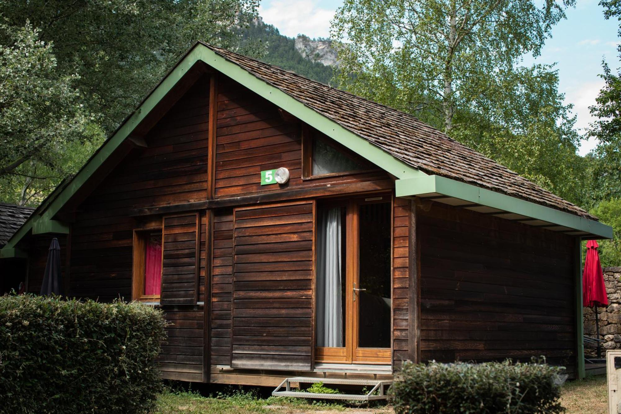 Camping Le Pre Morjal Ispagnac Экстерьер фото
