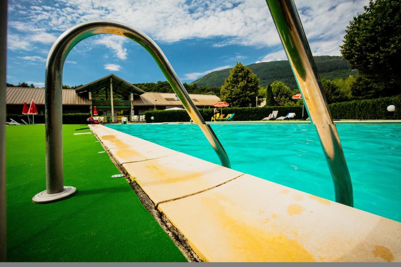 Camping Le Pre Morjal Ispagnac Экстерьер фото
